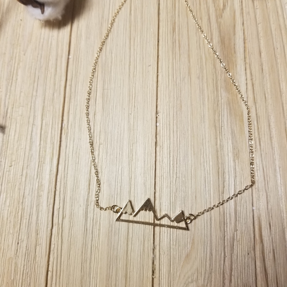 🏔🏔Very Pretty GOLD Mountains Necklace in Stainless Steel🏔🏔 - Picture 10 of 10